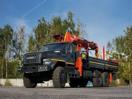 Special purpose vehicle with hydraulic loading crane of MKMA type on the basis of URAL 4320 and its modifications U0K05N-4L120