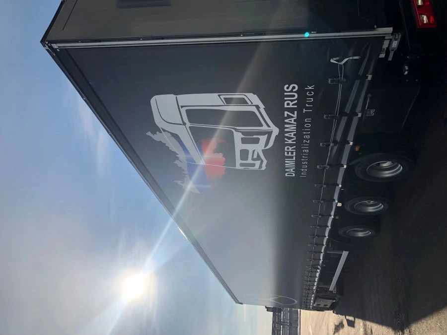 Semi-trailer Novus Trailer 98773 with pneumatic or spring suspension, working brake system with ABS (ABS), cones (split wheels),