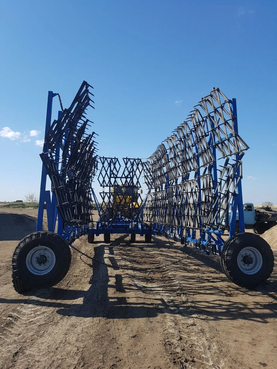 Harrowing hydraulic harrow hitch SBG-26-2 with BZT harrows