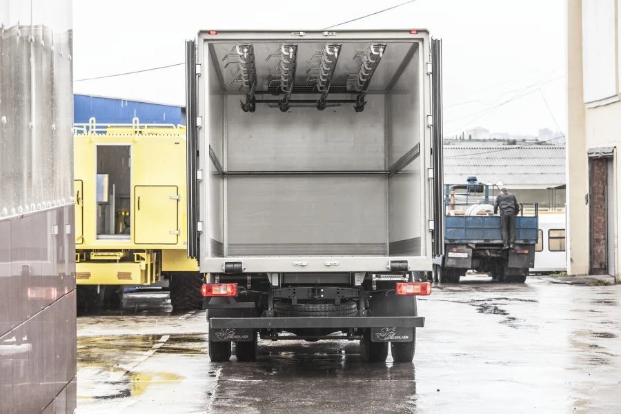Truck with petrol engine mod. 3008EV on the base vehicle GAZ A21R23, A21R33, A22R23, A22R33, A21R25, A21R35, A22R35.