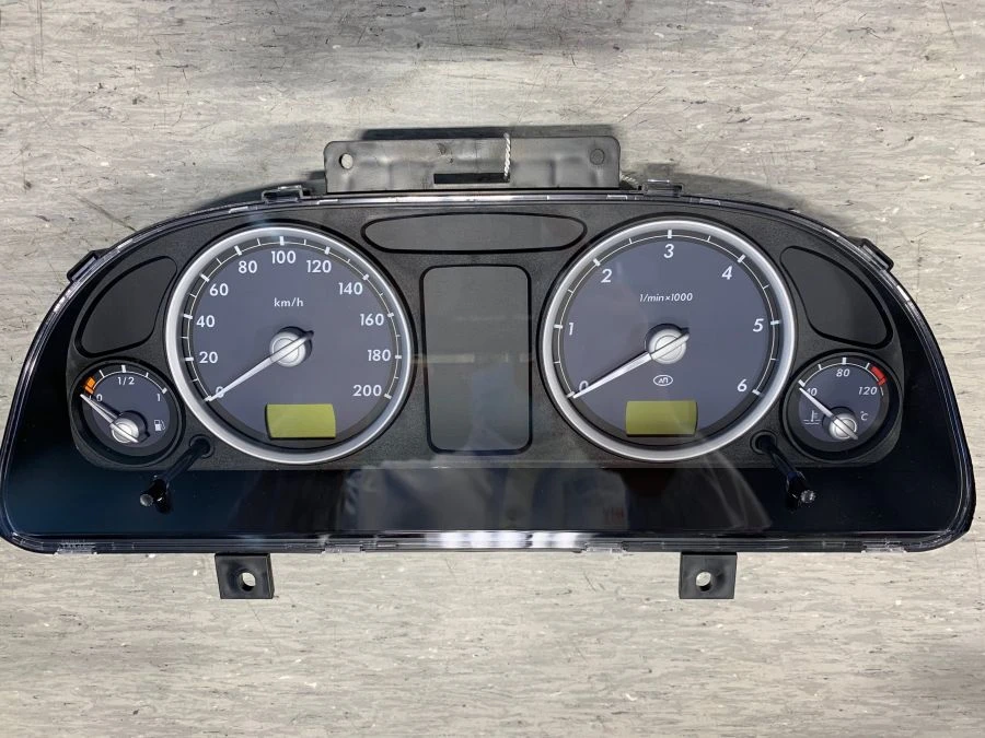 Instrument cluster control unit 385.3801210-70 for Instrument cluster 385. 3801010 70