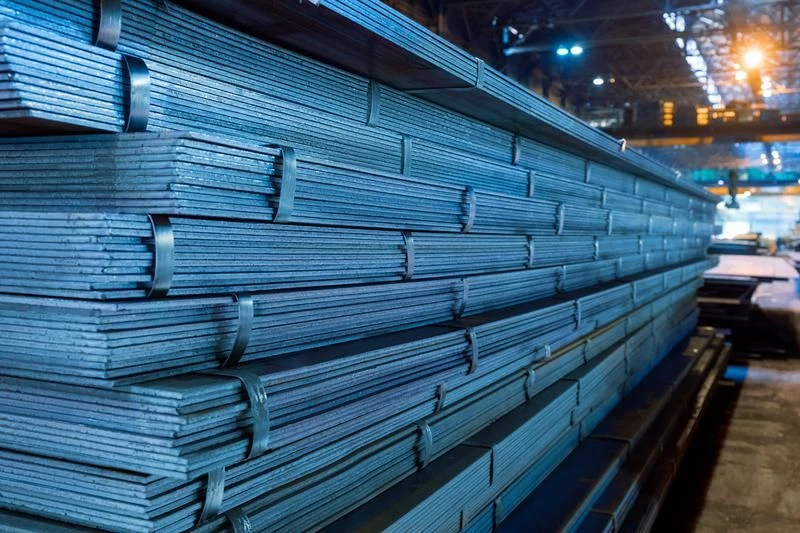 Hot-rolled alloyed flat rolled products in sheets, width 600 mm or more, thickness 4.75 mm or more, but not more than 10 mm.