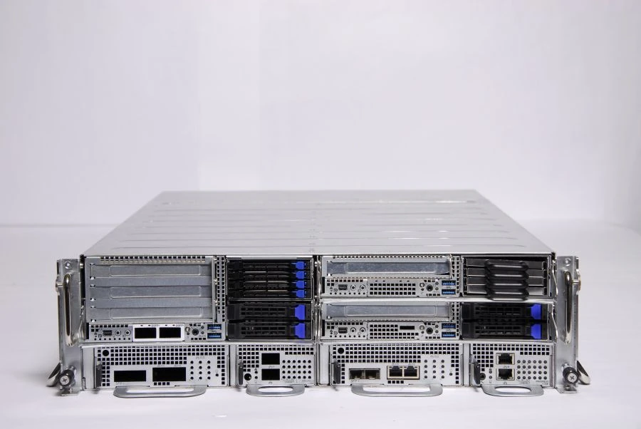 Multiplex modular servers