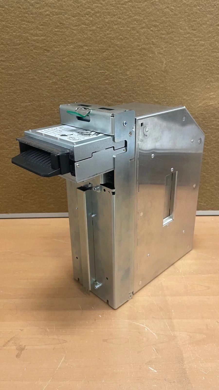 Device for determining the authenticity of banknotes OEM-validator DORS 210BAM2