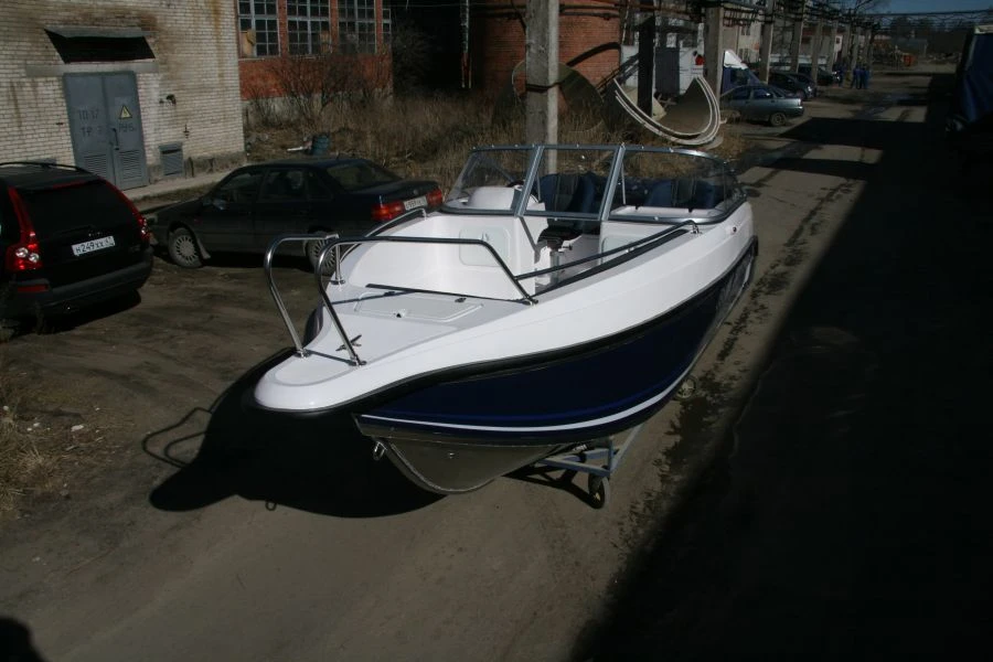 Powerboat "Corvette 600 DC XL"