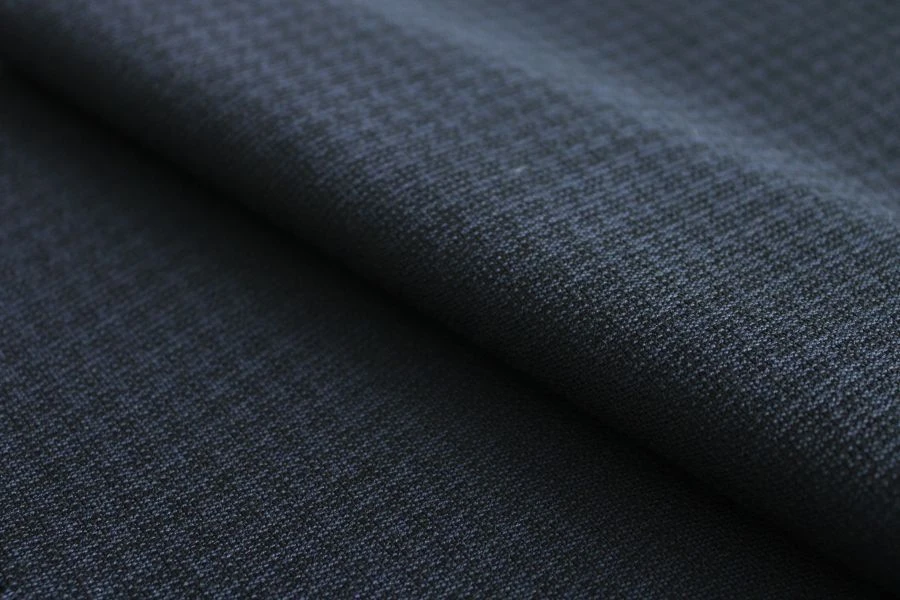 Woollen worsted suit fabric Article No. 18c24AR-DYA colour 112-52