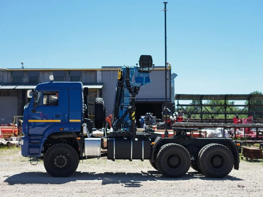 Special purpose vehicle with hydraulic loading crane of KMA type on the basis of KAMAZ 53504 and its modifications 51K10N-UN