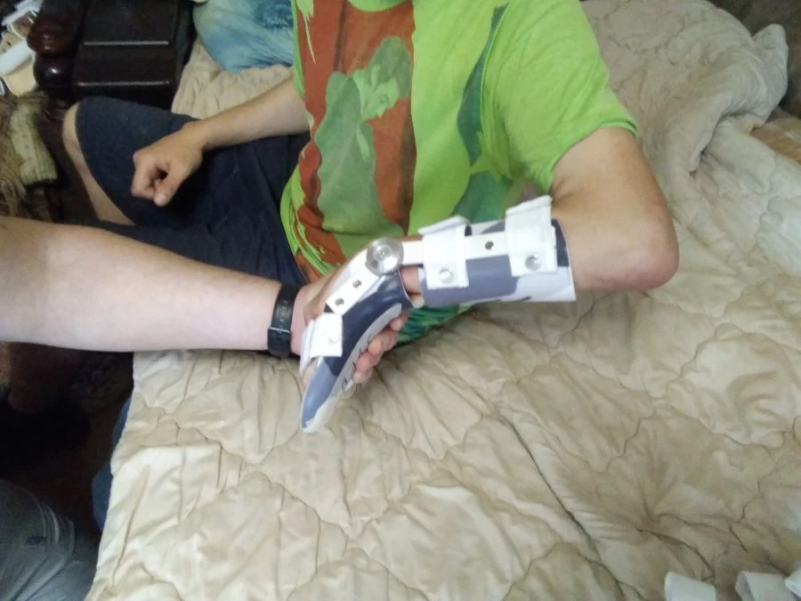 Orthopaedic devices for hand and wrist joints