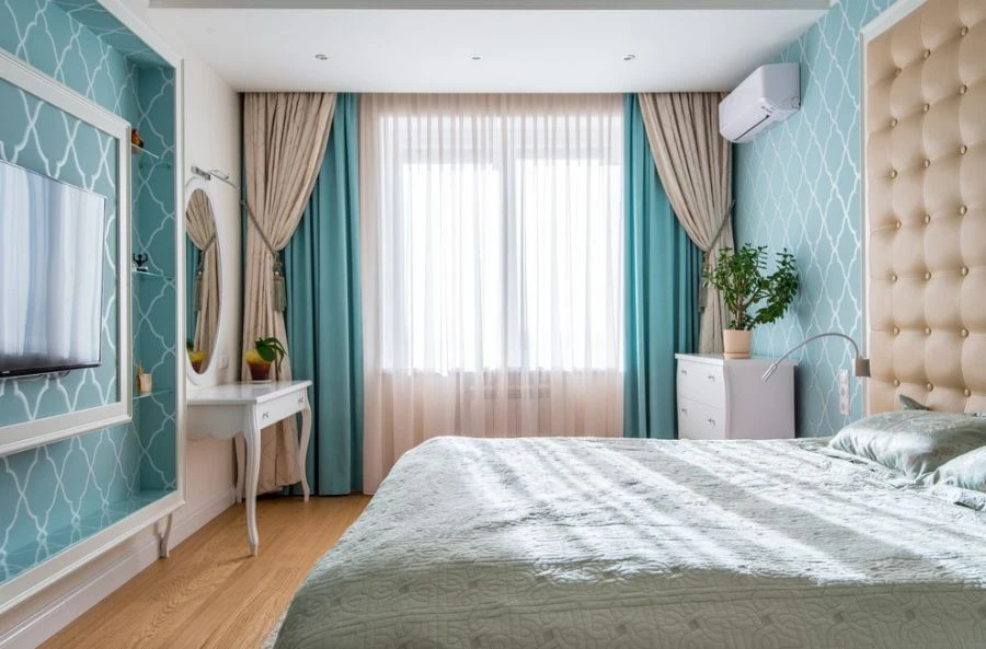 Curtains made of fibres which are difficult to ignite