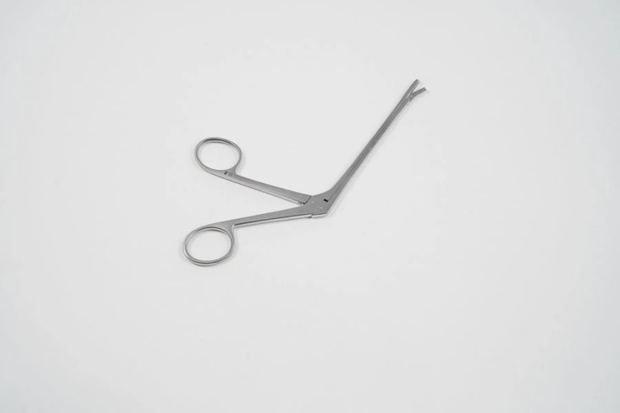 VZ-K- 139 Conchotome with slit-shaped opening No. 1