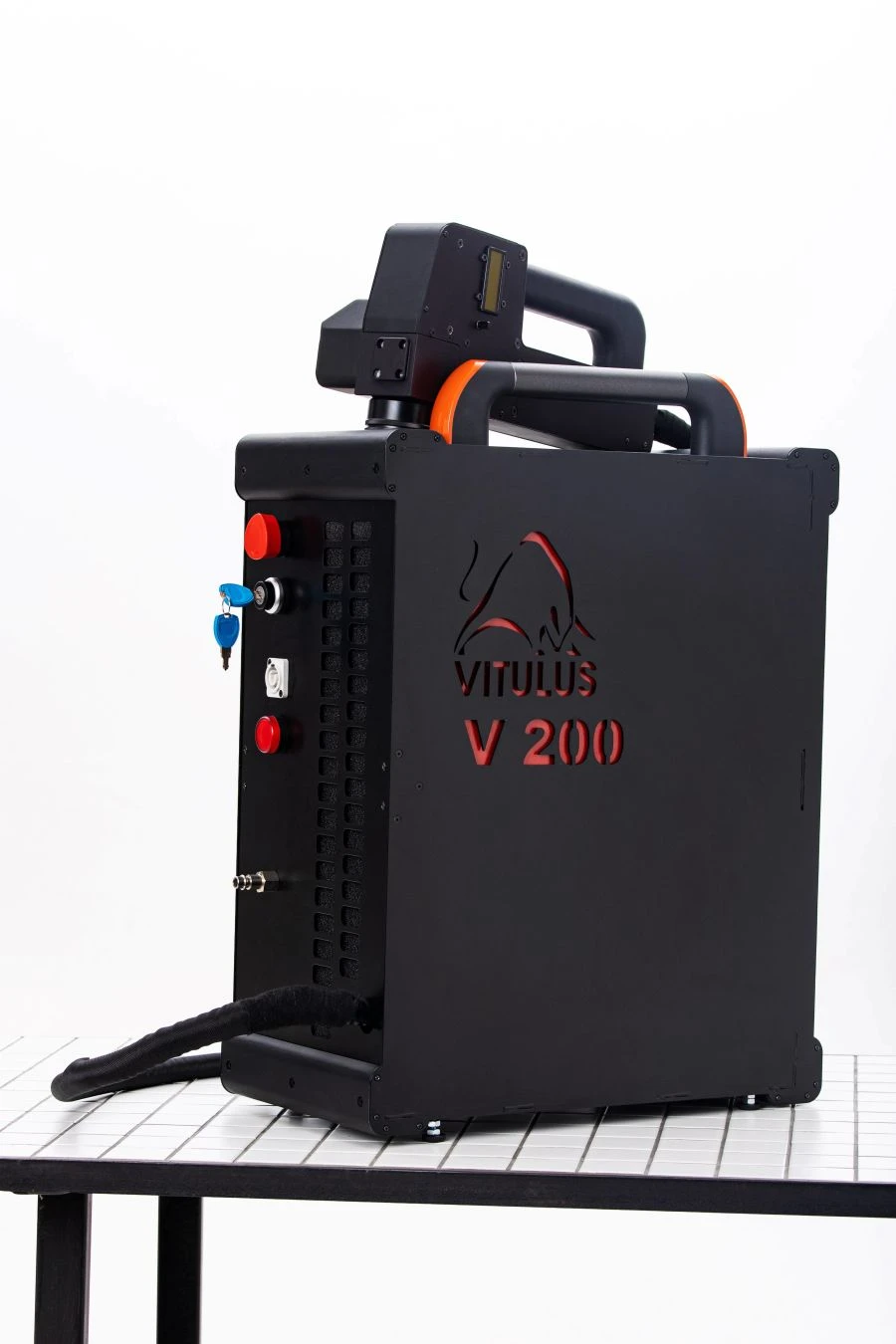 Machine for non-contact laser surface cleaning HTF Clean