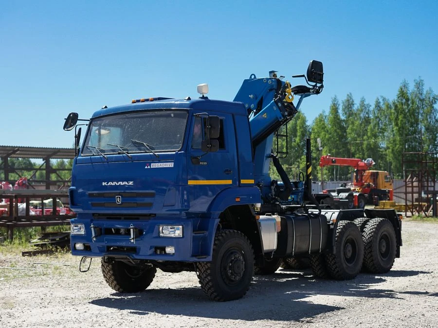 Special purpose vehicle with KMA type hydraulic loading crane on the basis of KAMAZ 43118 and its modifications 41K33N-UM