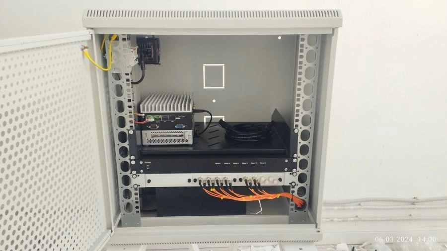 Hardware-software complex of weighing vehicles in motion, built with the use of fibre-optic