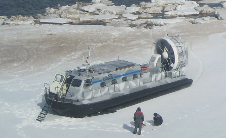 Passenger amphibious hovercraft of project A20P