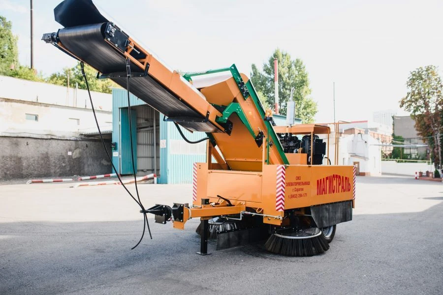 Trailed sweeper model PUM-001 "Magistral"