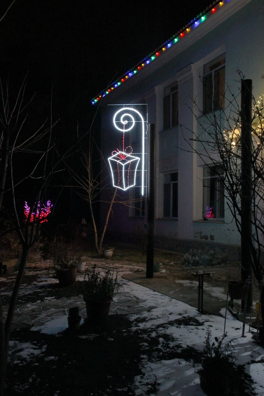 LED console (LED panel) "Magic Chest" - decorative street lamp on the brackets (modifications 220V, 220V).