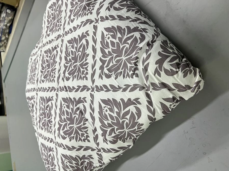 Pillow made of cotton fabrics filling hollofyber
