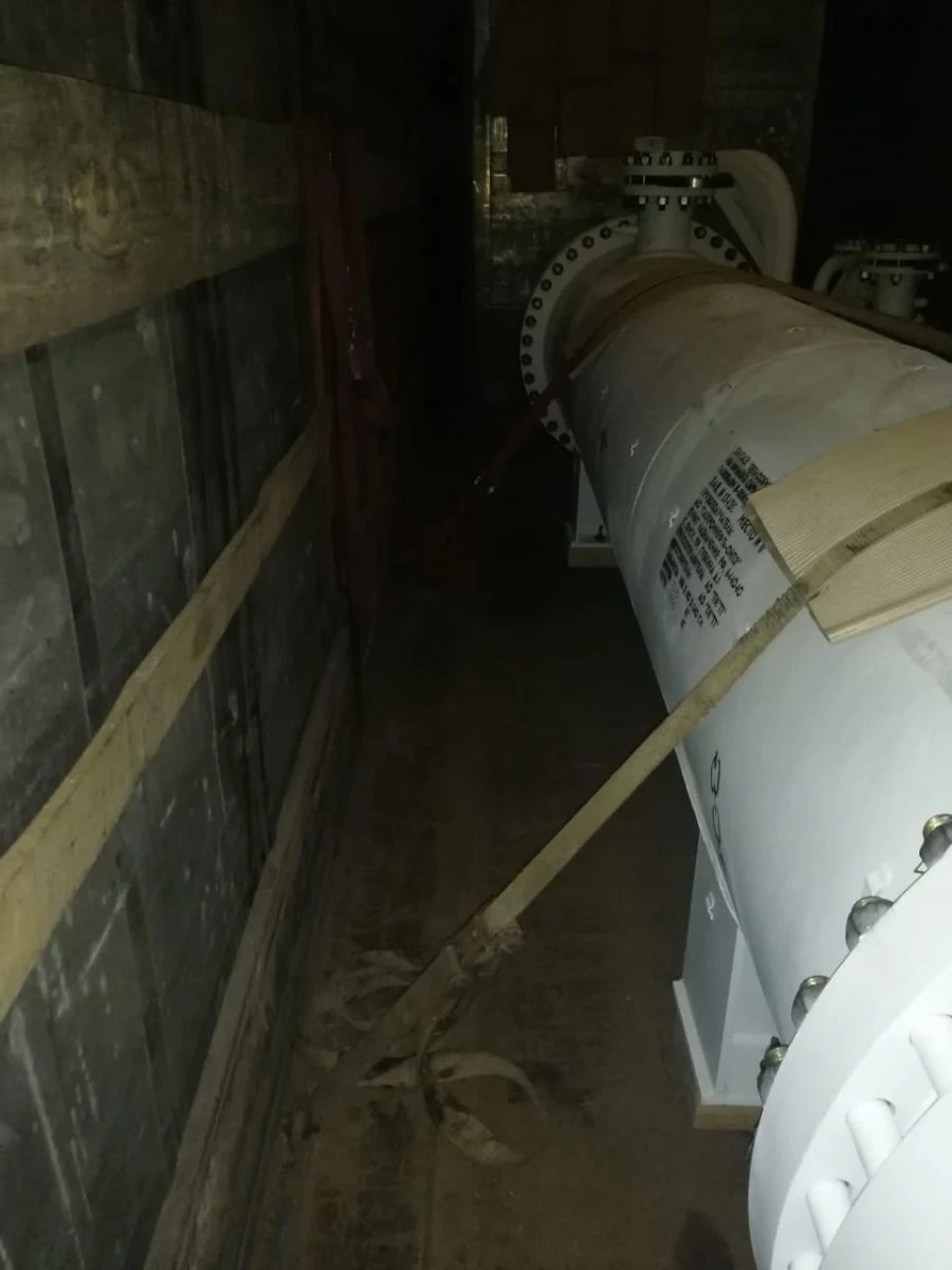 Heat exchanger for primary feedstock heating with heavy gas oil