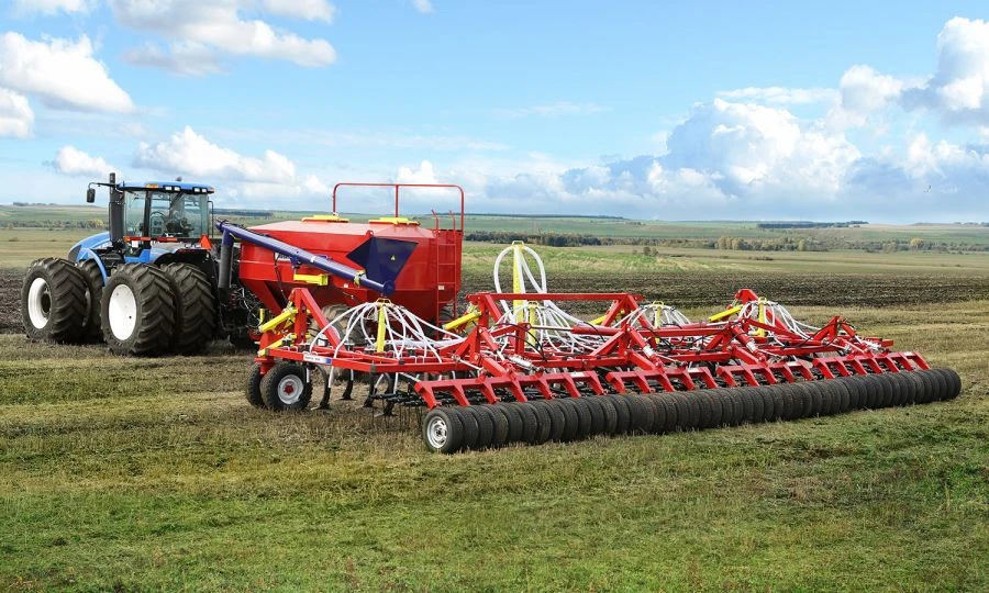 Pneumatic seeding complex "Agrator-16000"