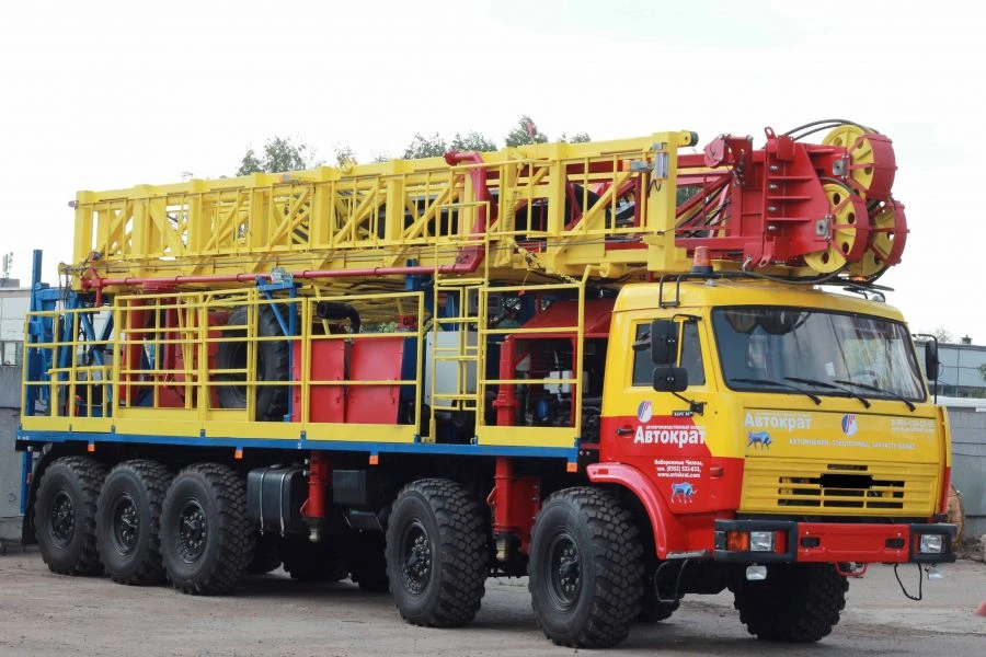 Self-propelled lifting unit for well repair and drilling BARS-80A