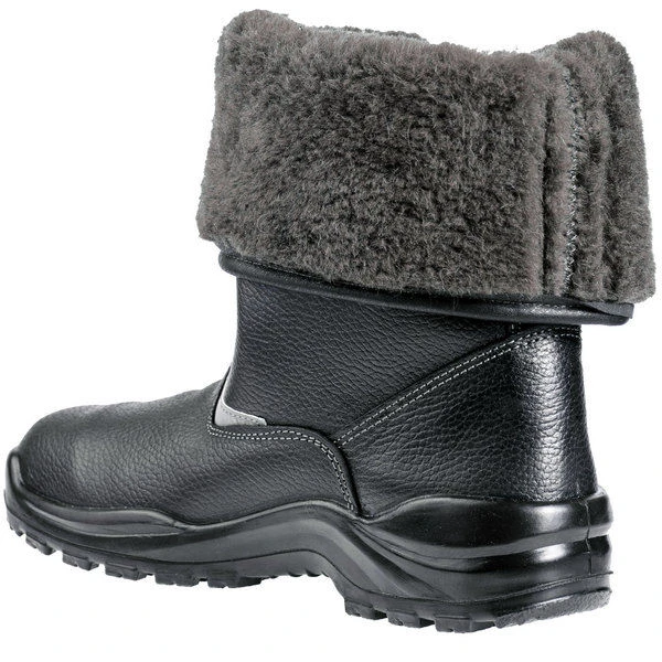 Men's and women's special insulated footwear (boots) with "Leader" marking for protection against low temperatures for operation