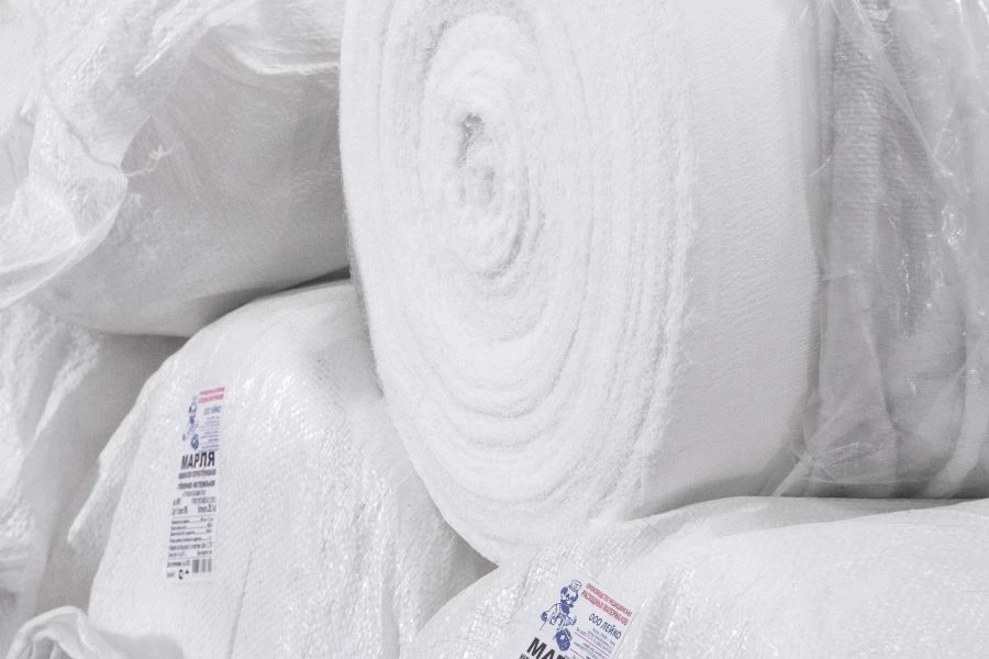 Medical cotton gauze bleached non-sterile according to TU 9393-012-56334457-2012, standard sizes: rolls of 1000 m length. Plot