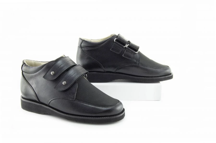 Complex orthopaedic shoes without insulated lining: boots