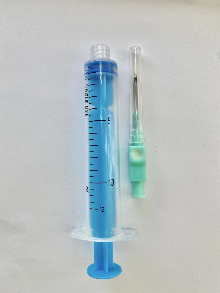 Single-use sterile 3-part sterile injection syringes in version 10A "Luer Lok" with filter needle
