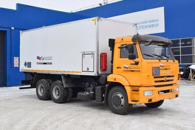 Vehicle for explosives, UZST brand, type UZST04, modification 586B-10 on KAMAZ 65115-RR chassis.