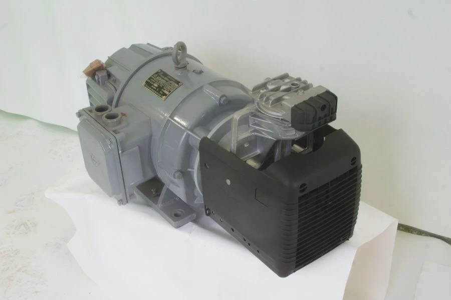 Compressor units auxiliary for electric trains and electric locomotives