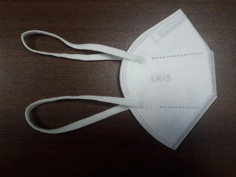 Disposable non-sterile mask - respirator made of non-woven fabric without exhalation valve FFP2 KN95 with headband