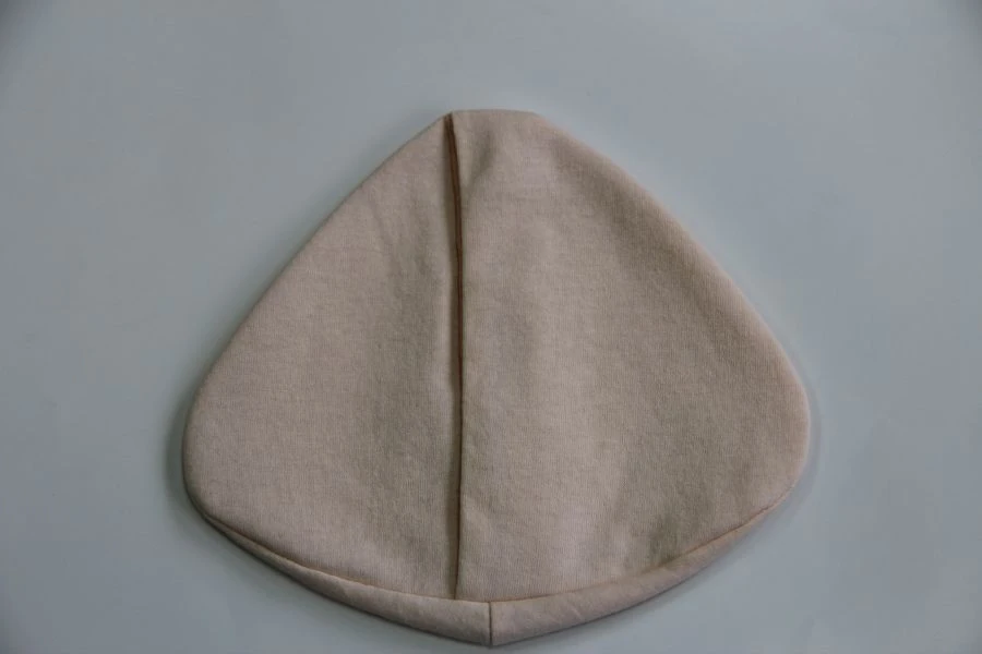Knitted cover for breast prosthesis, model 333