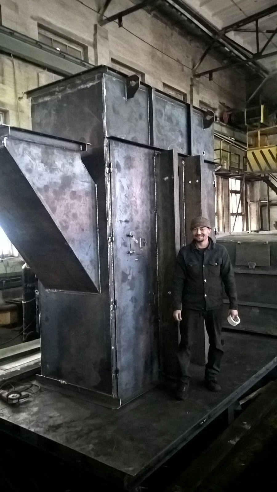 Elevator LG-320 L=10m Q=70t/h (43m3/h) V=1,9m/s, Bucket pitch 0,5m N=7,5kW without brake