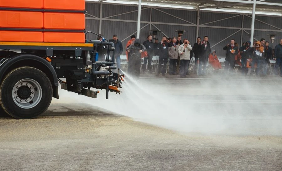De-icing material spreader Mercator ??-400.4