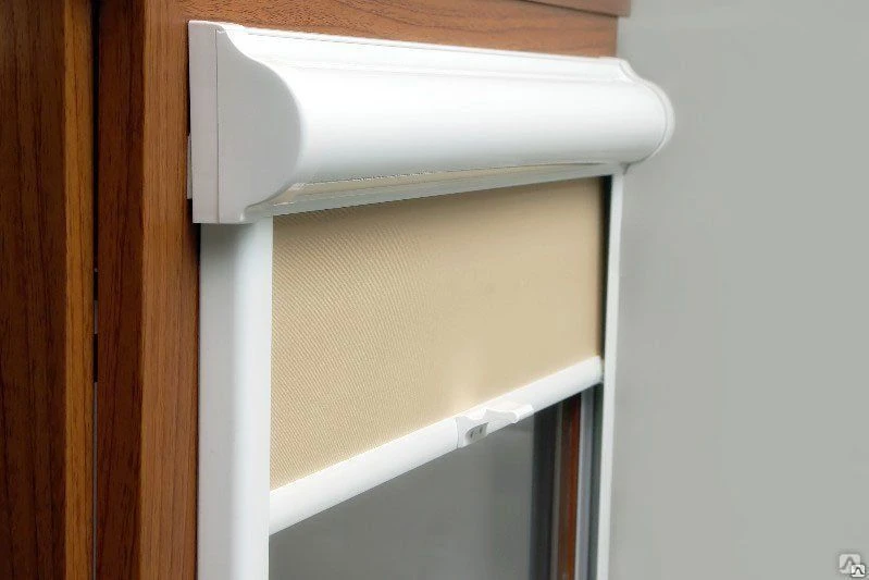 Cassette type roller blinds