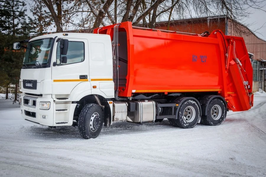 Rear-loading rubbish truck KO-427-81 (based on KAMAZ-65207-S5 chassis)