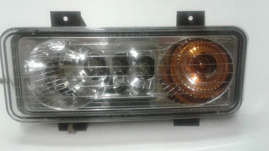 Front combined lantern UC1A11-3712010