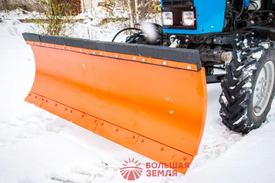Universal hydraulic swivelling mouldboard for tractor