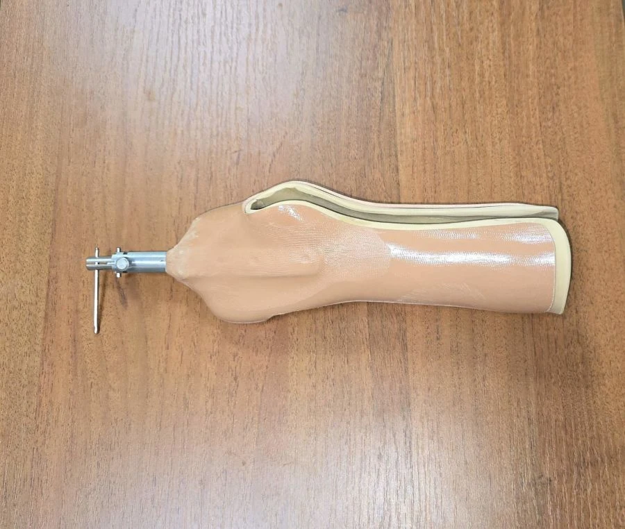 Working prosthesis of the hand, including in case of disarticulation and partial disarticulation of the hand