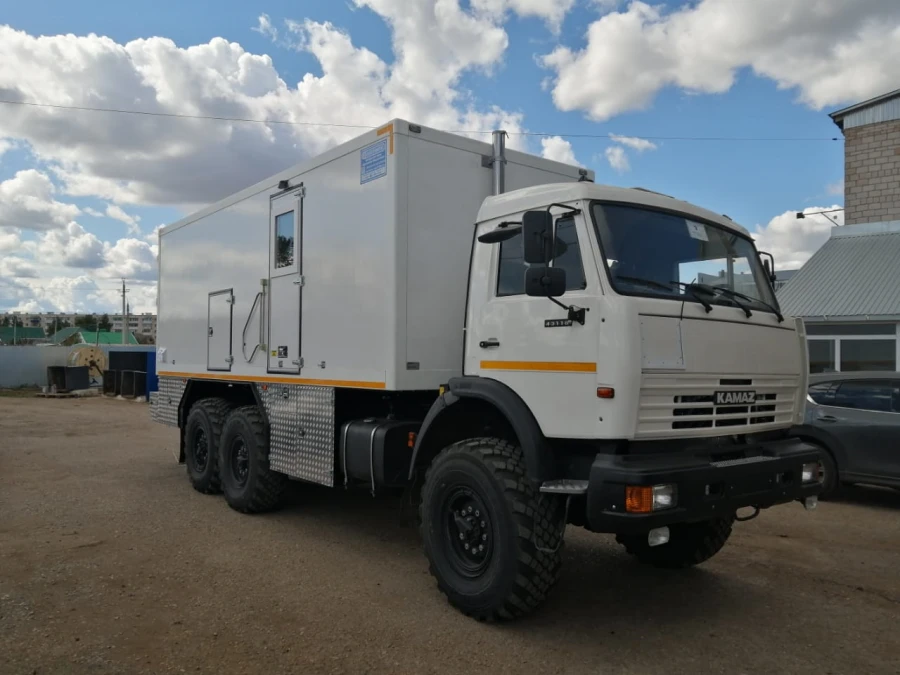 Self-propelled logging jack PKS-7G, model 69574D on chassis Kamaz-43118-10