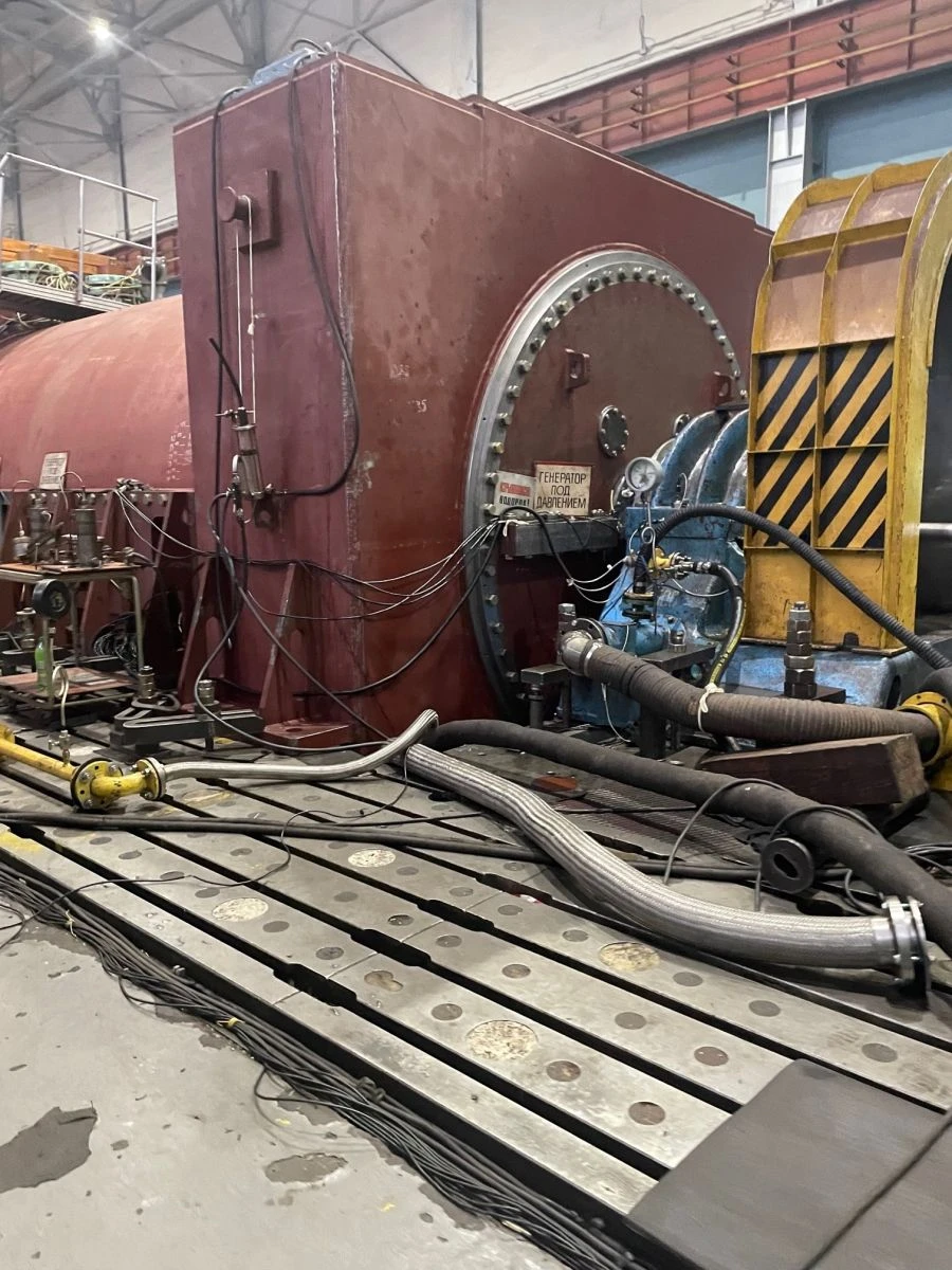 Turbogenerator of TVV-350-2U3 type for Karmanovskaya GRES, unit No.1.