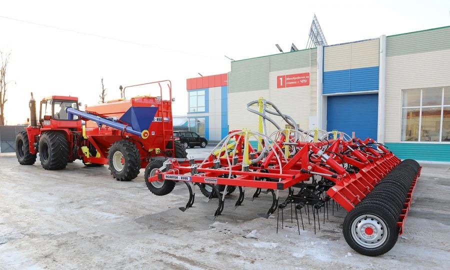 Pneumatic seeding complex "Agrator-8500"