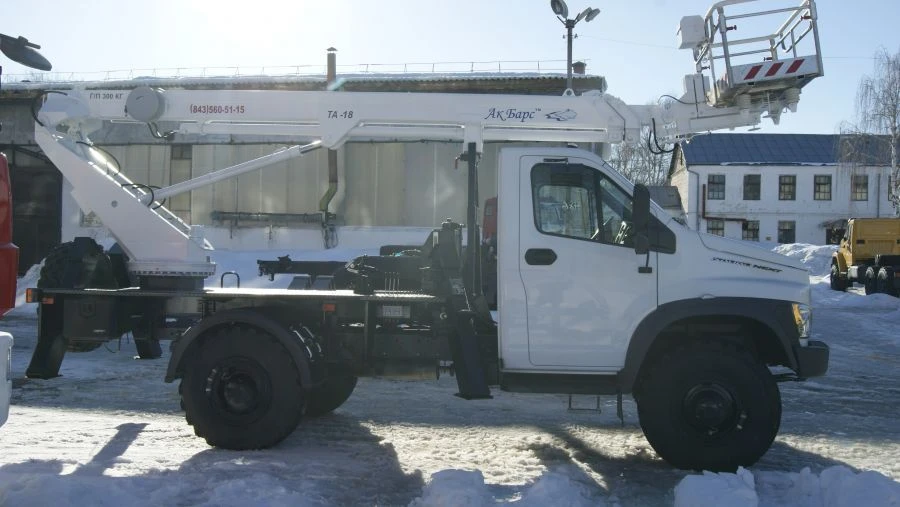 Truck hoist model TA-18 on chassis GAZ-C41R11, GAZ-C41R31
