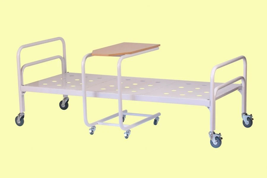 Collapsible bed on wheels