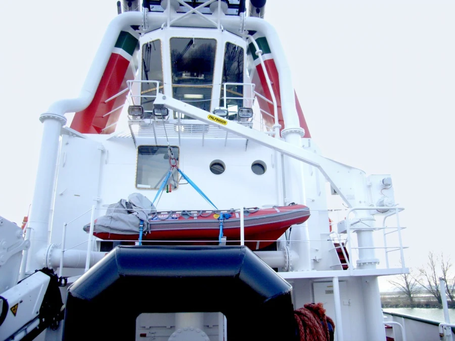 Launching device for SCM 10-3.5R LH duty boats