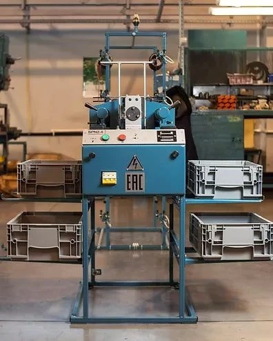 Semi-automatic thread rewinding machines SPN 2-4