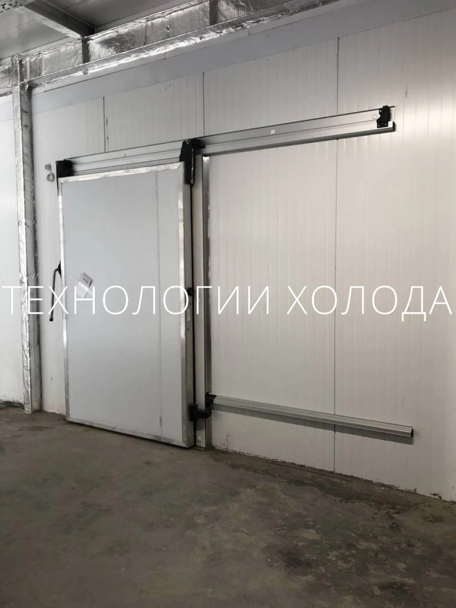 Sliding door close-up