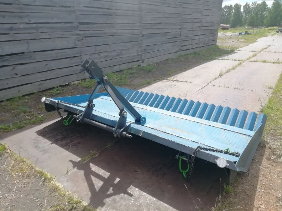 Combined tillage machine Ripping and/or shaping cultivator with working width from 2 cm.