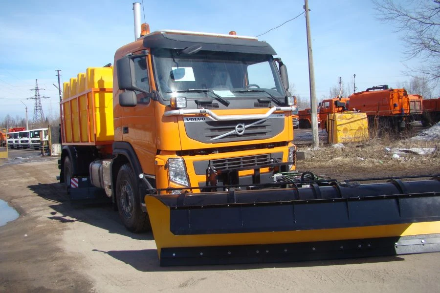 Combined road sweeping machine MKDU-8