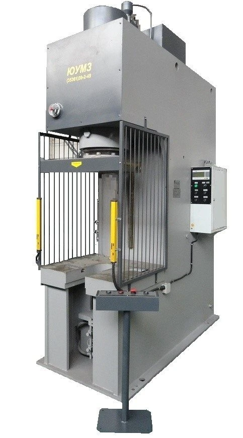 Hydraulic metal press model P6330B